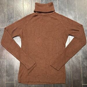 Contact New York Classic Brown Turtleneck Sweater